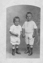 Poul og Hilmer  1917